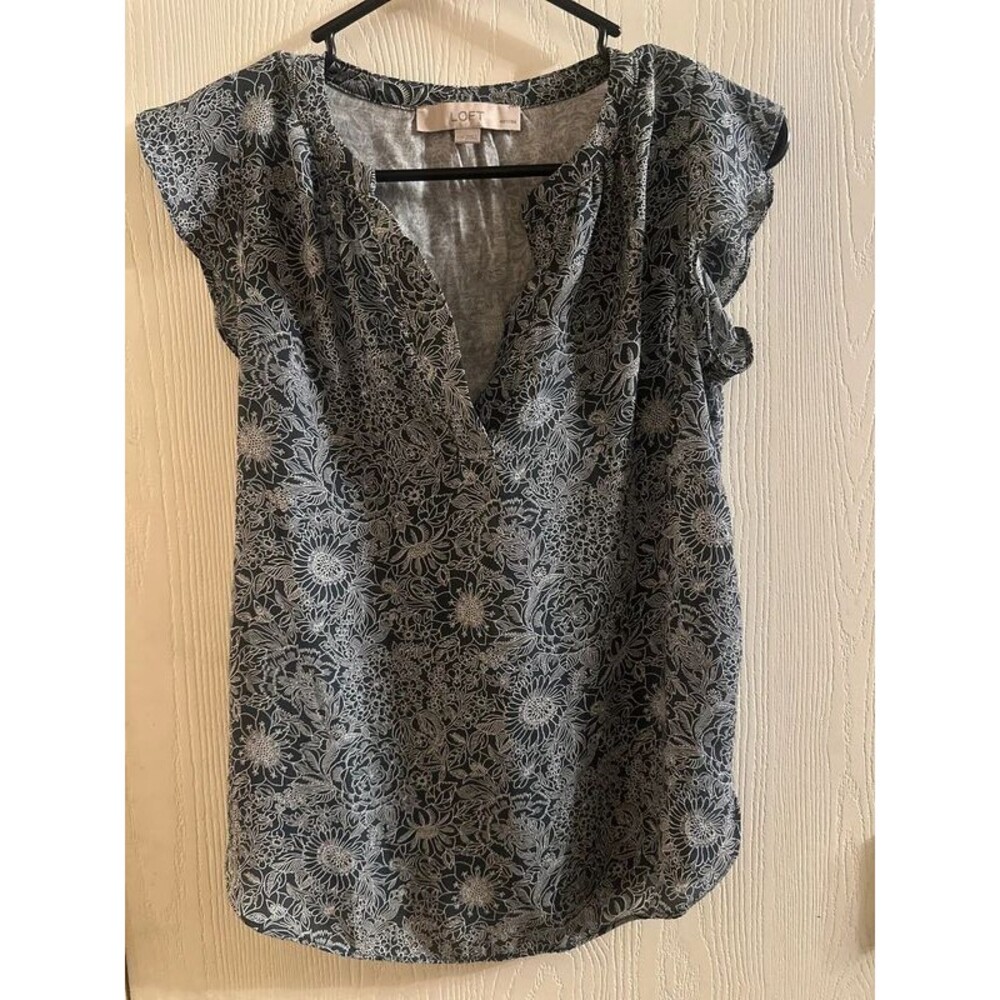 Loft Petites Blue V Neck Cap Sleeve Floral Lightweight Top Size XXS